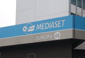 Mediaset in volo con boom di scambi